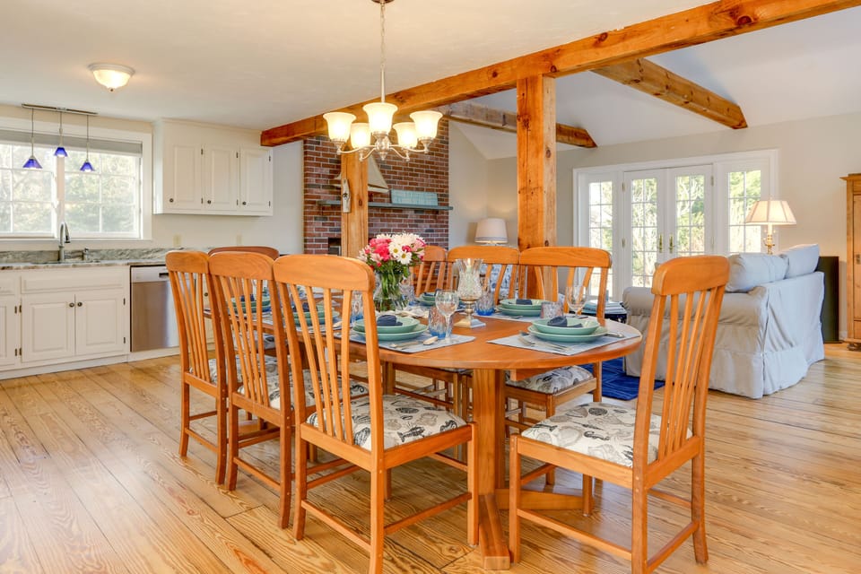 Great room - living, dining & kitchen