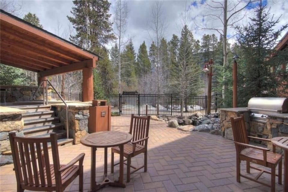 Outdoor Seating