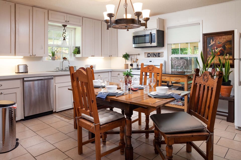 Dining table for 6 in kitchen