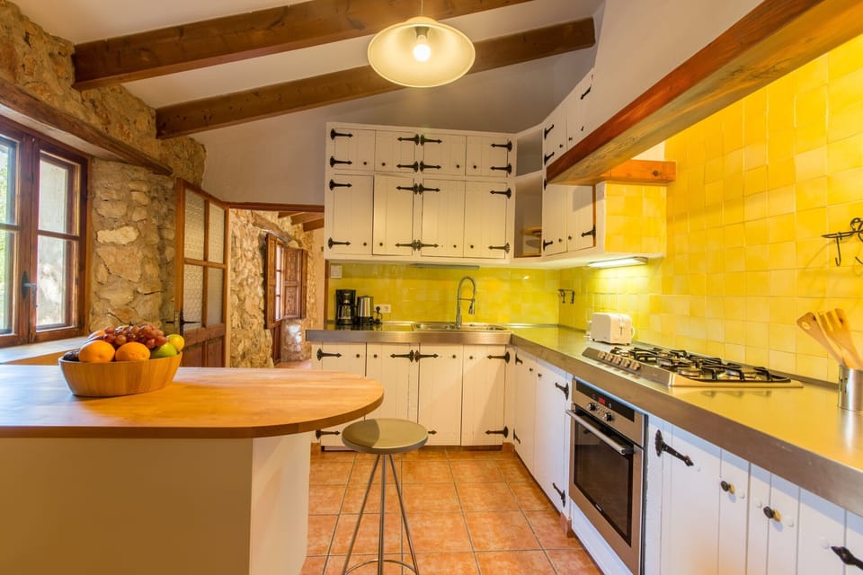 Fully equipped kitchen