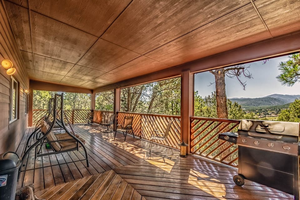 Covered Deck - Mountain Views + Grill