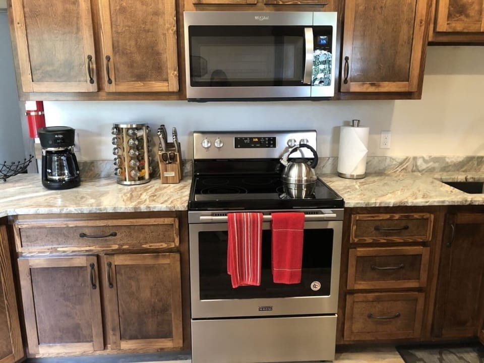 Oven, stove, microwave, and everything you need to cook a meal. 