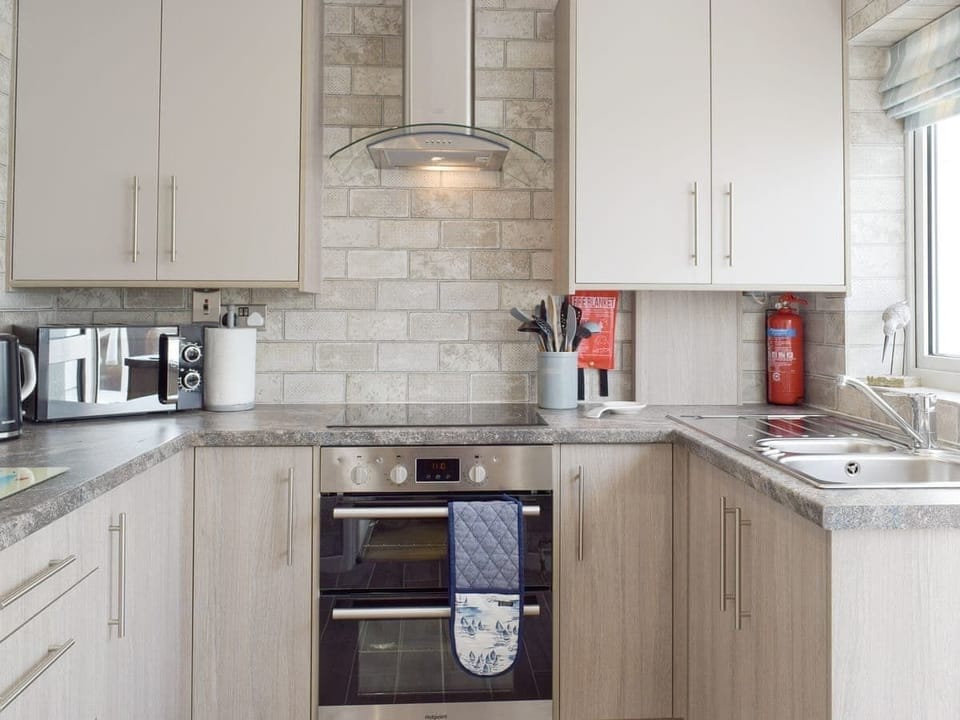 Well equipped kitchen.  Sea Dreams, Saundersfoot.