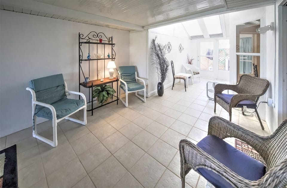 Enclosed lanai