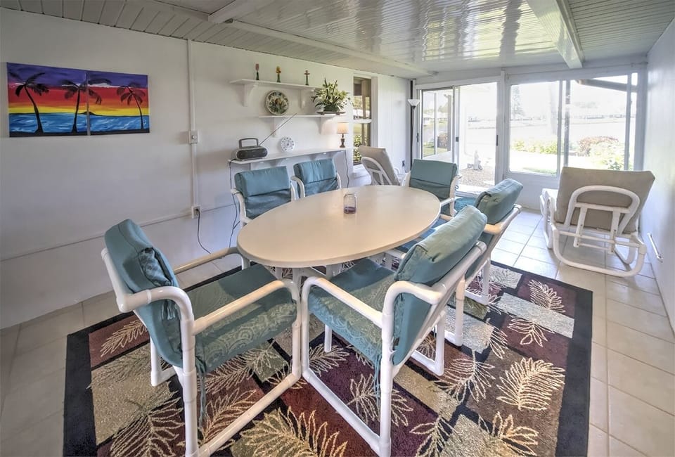 Enclosed lanai