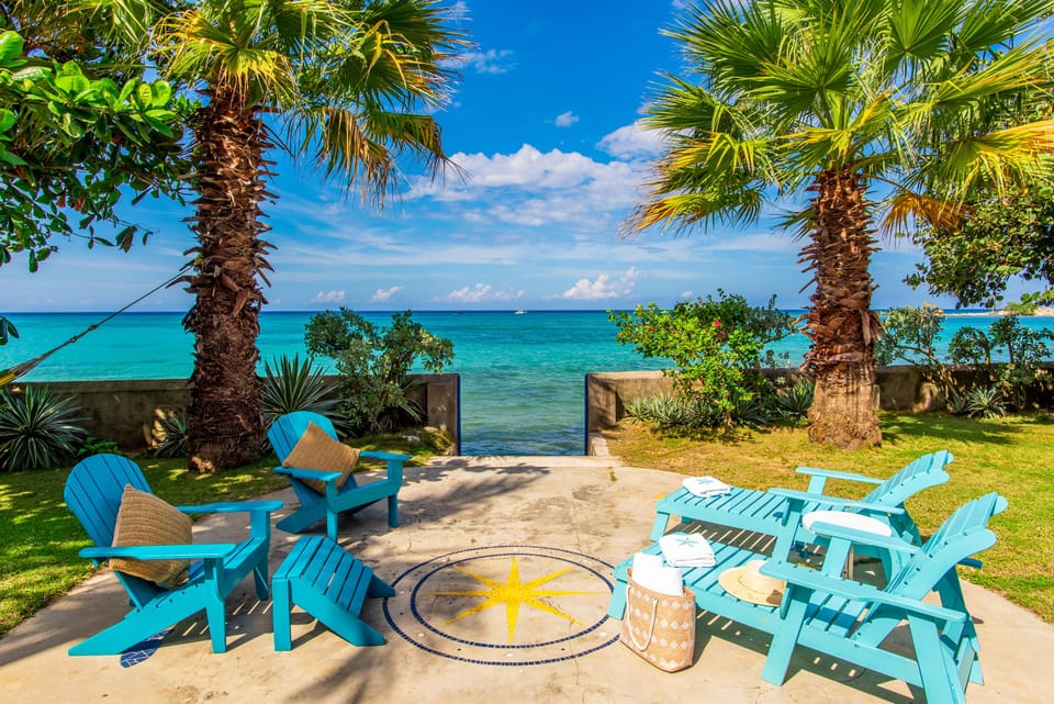 Front of Bahia property 