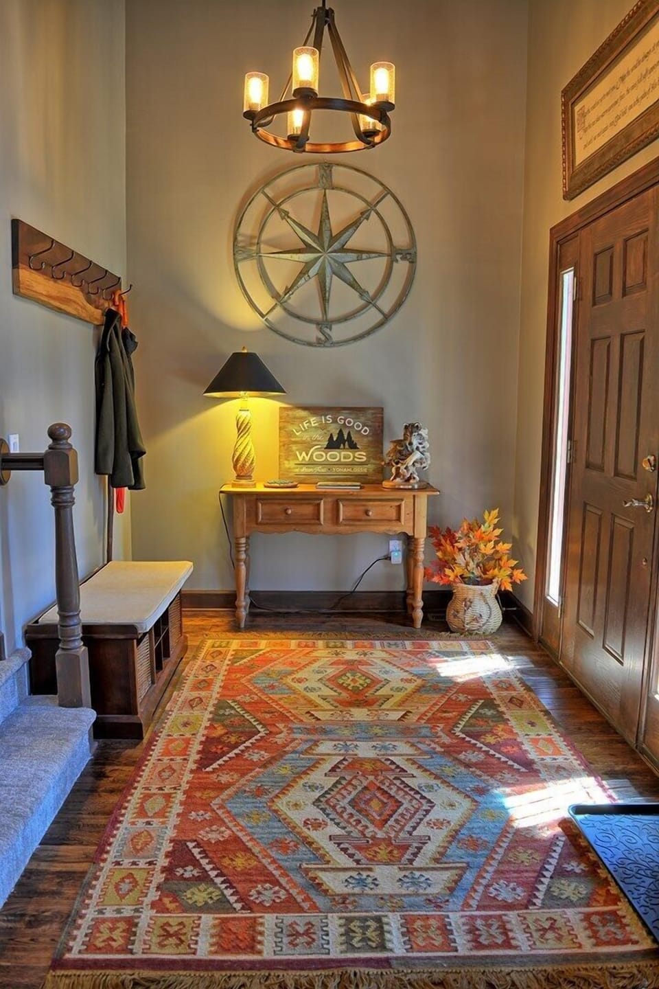 Foyer as you enter