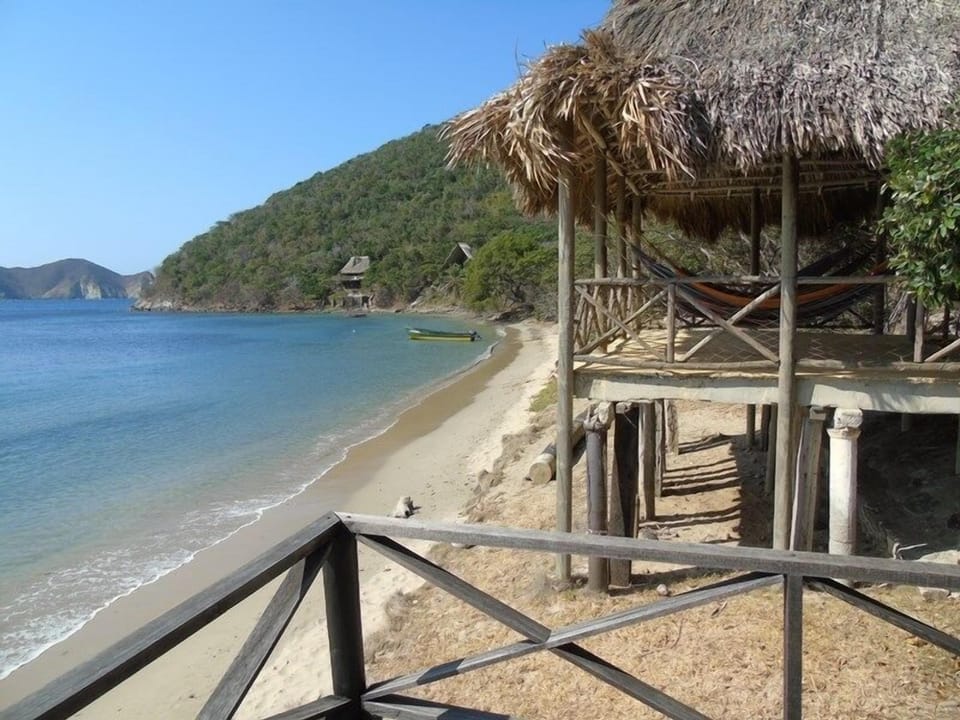 ESPECTACULAR CABAA DENTRO DEL TAYRONA
