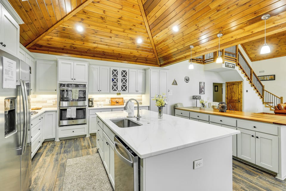 Kitchen | Cooking Basics | Drip Coffee Maker | Dishwasher | 1st Floor