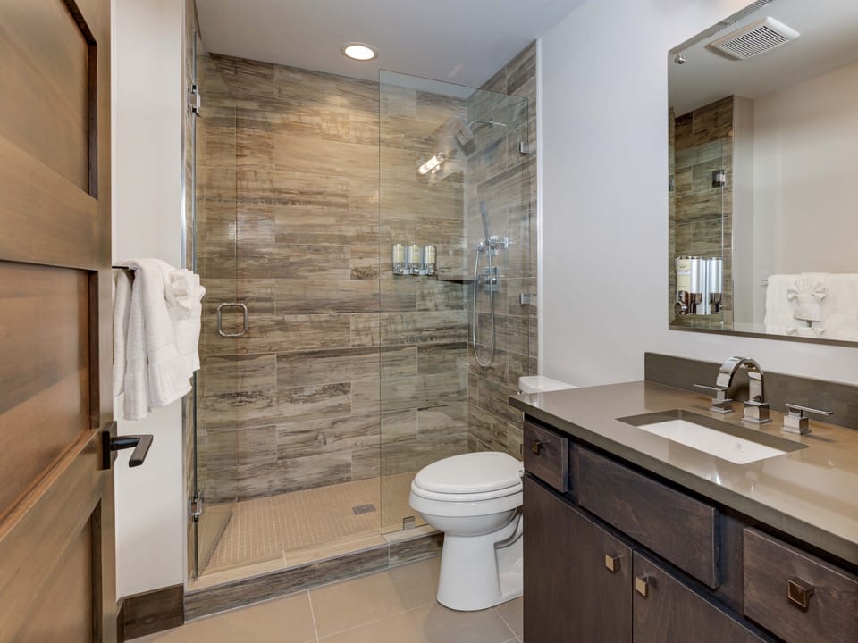 Homestead Chalet 12 Claim Jumper, Upstairs Bathroom 1, 1