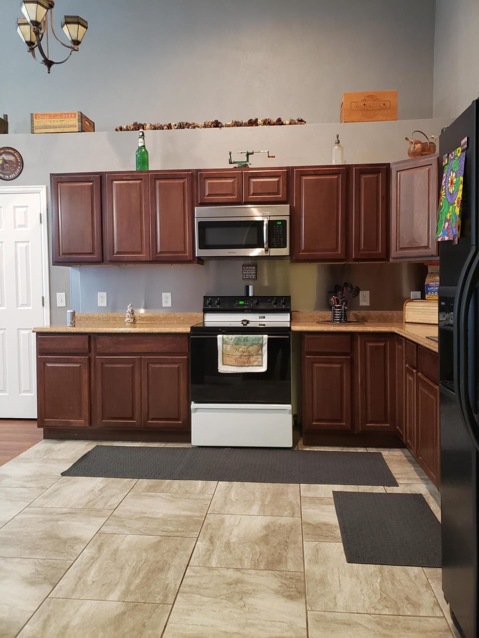 Kitchen, complimentary coffee and tea during your stay.