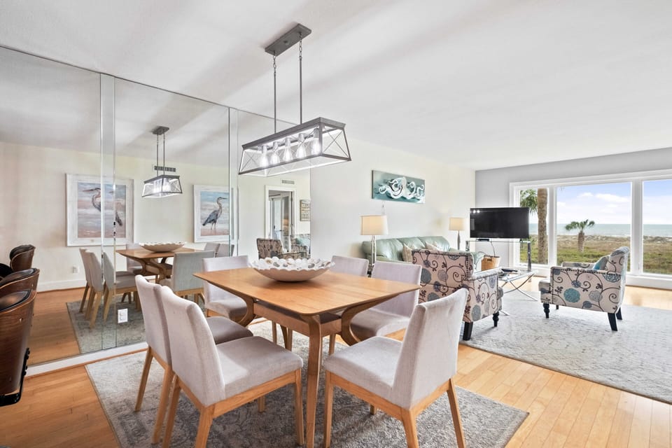 Newly Renovated Dining Area - facing Ocean