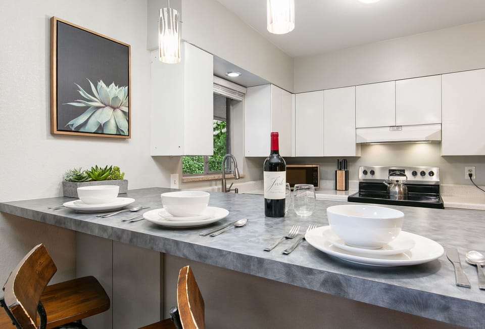 Kitchen and Bar | Seats 4