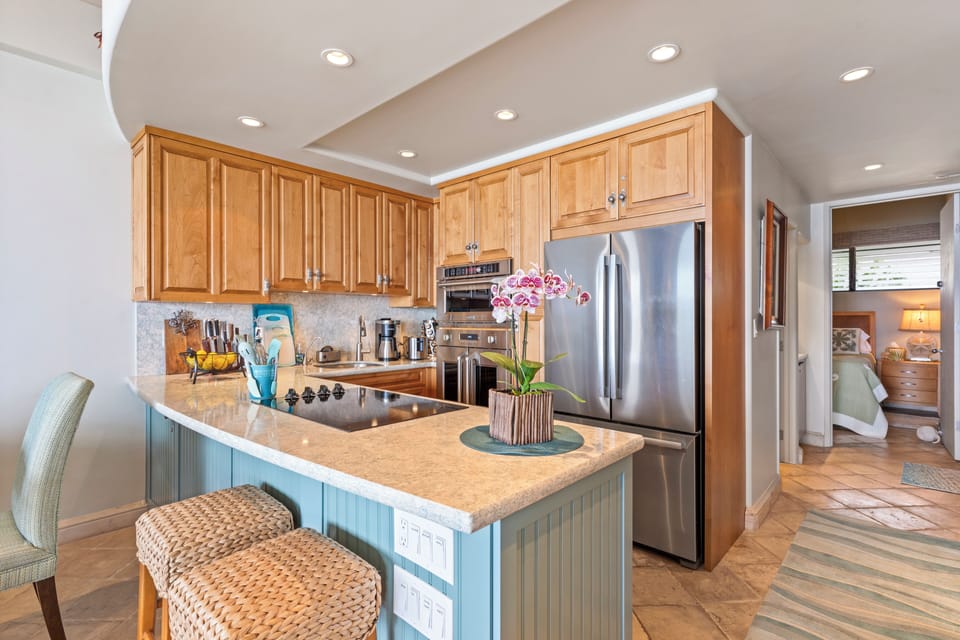Kitchen Center Island - This is the Hallway and  Kitchen.