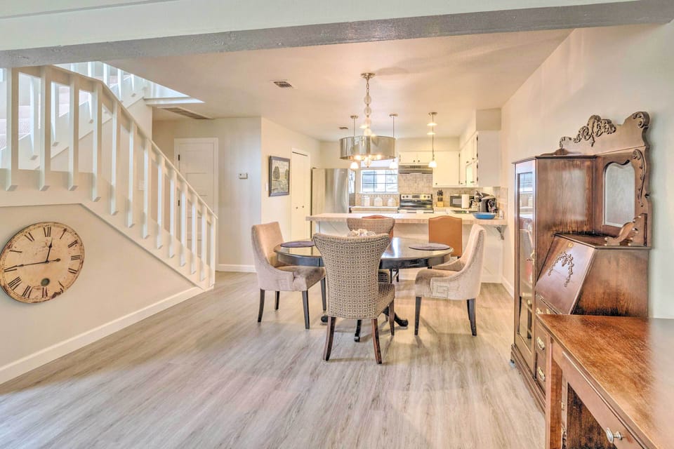 Dining Space | Dishware/Flatware