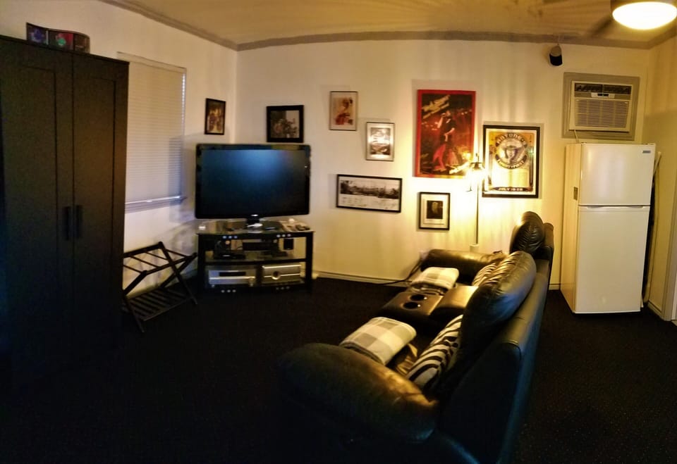 55 inch TV with HBO, VUDU and surround sound. Blue ray player