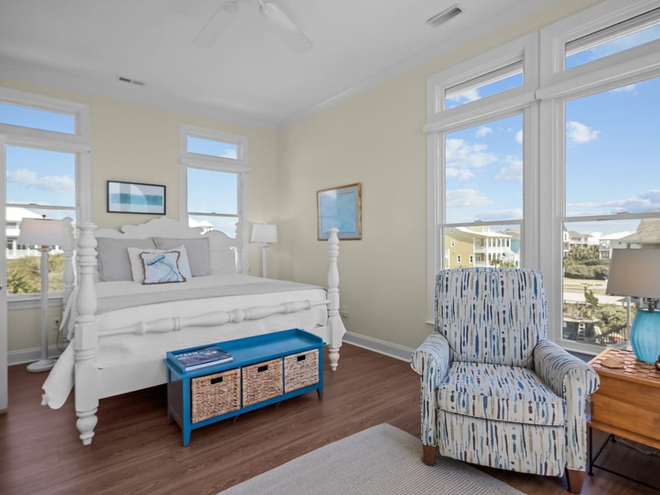 Top Floor King Bedroom