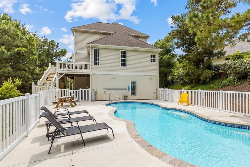 Biggest Pool in the Neighborhood!