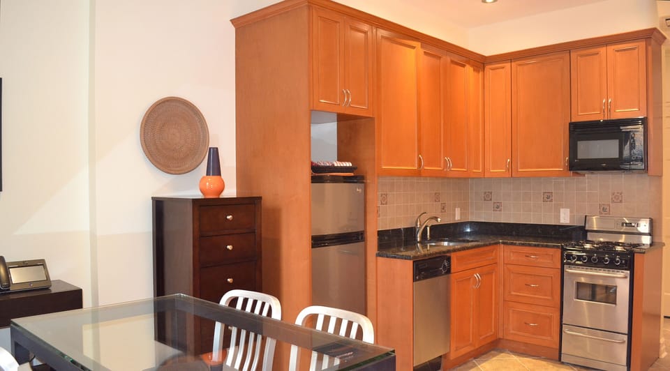 Kitchen w Gas Range, Microwave, Dishwasher & Dining Table - 1