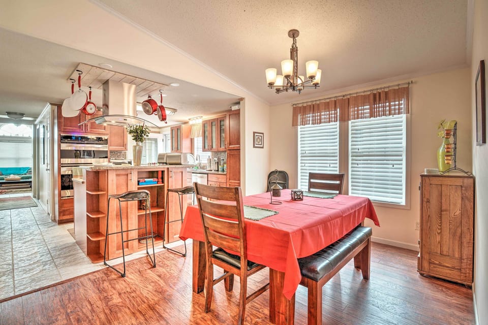 Dining Table | Dishware & Flatware Provided