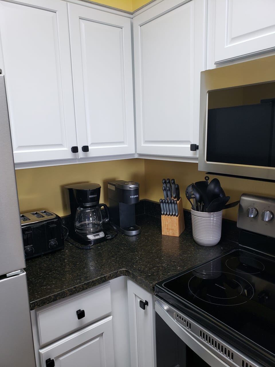 Fully stocked kitchen with Keurig, coffee maker & all you need to cook a meal