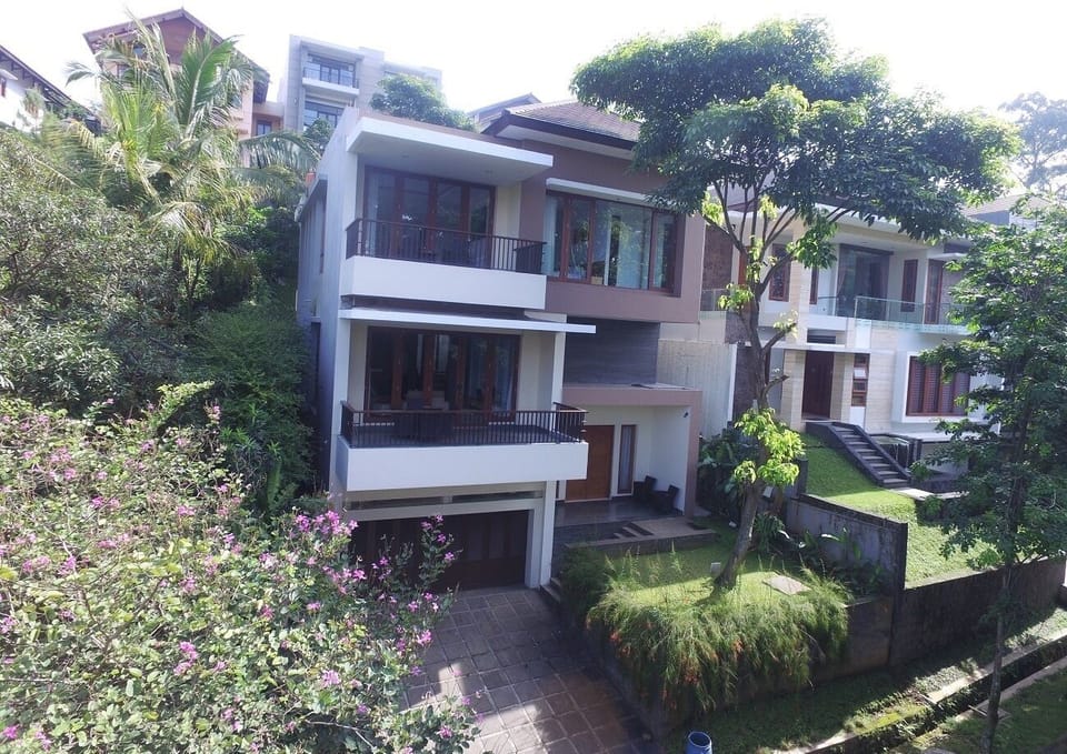 Exterior bulding