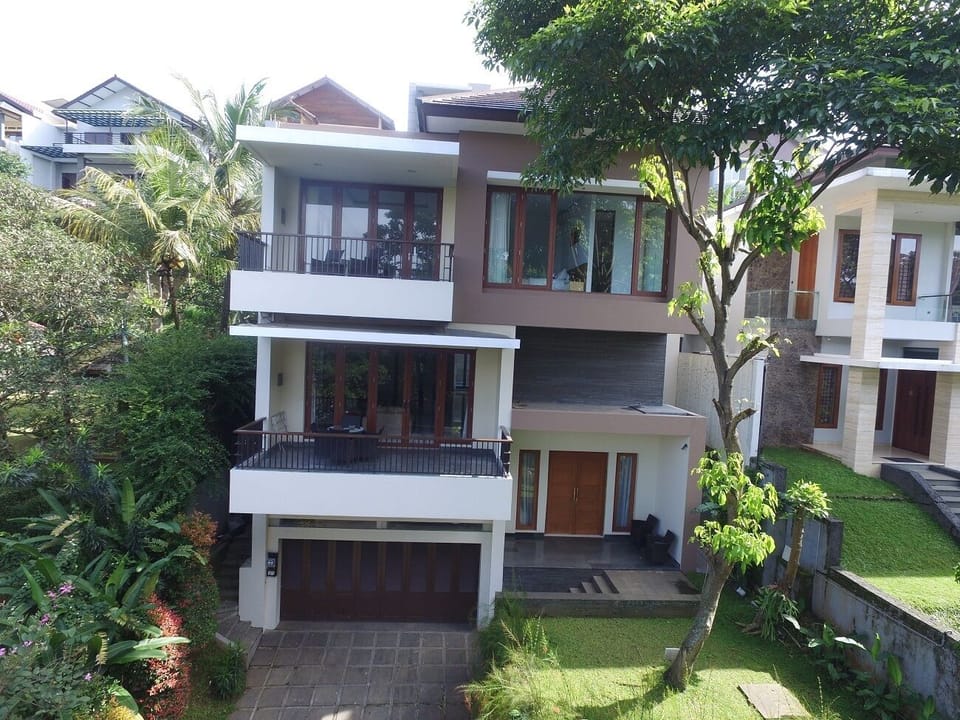 Exterior bulding