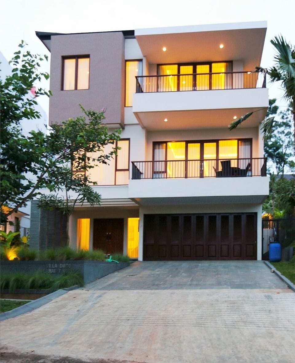 Exterior bulding