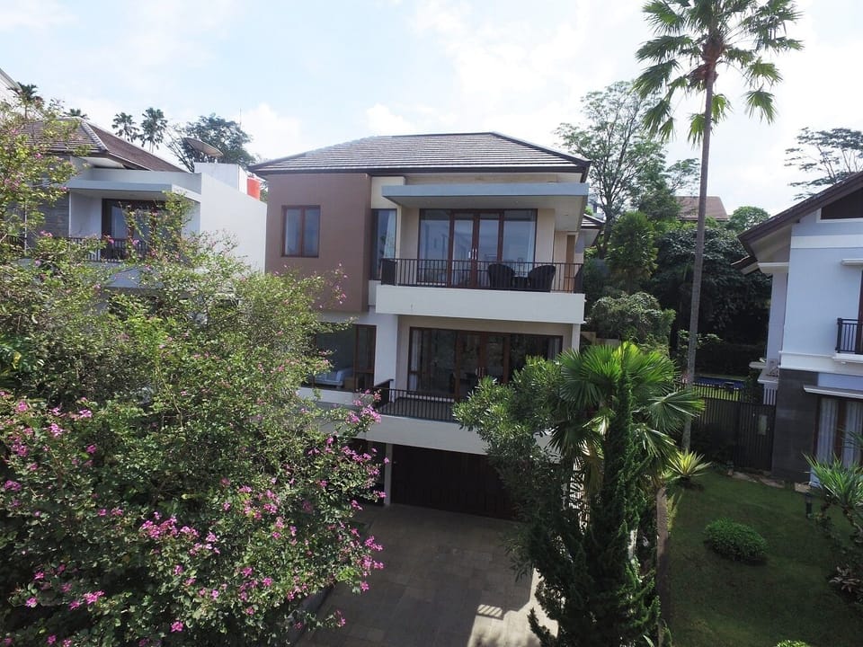 Exterior bulding