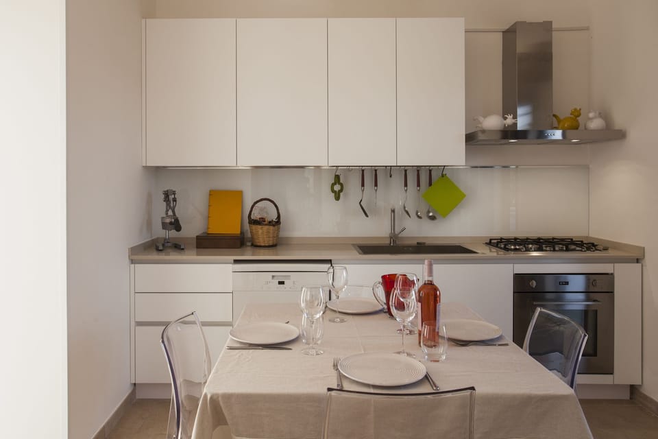 Modern fully fitted kitchen