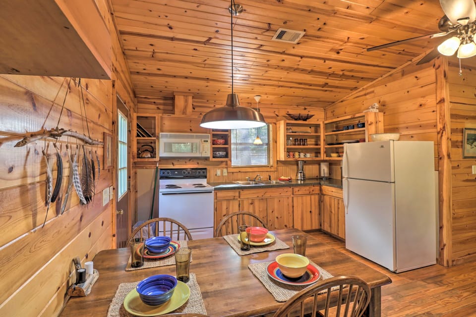 Dining Area | Dishware & Flatware