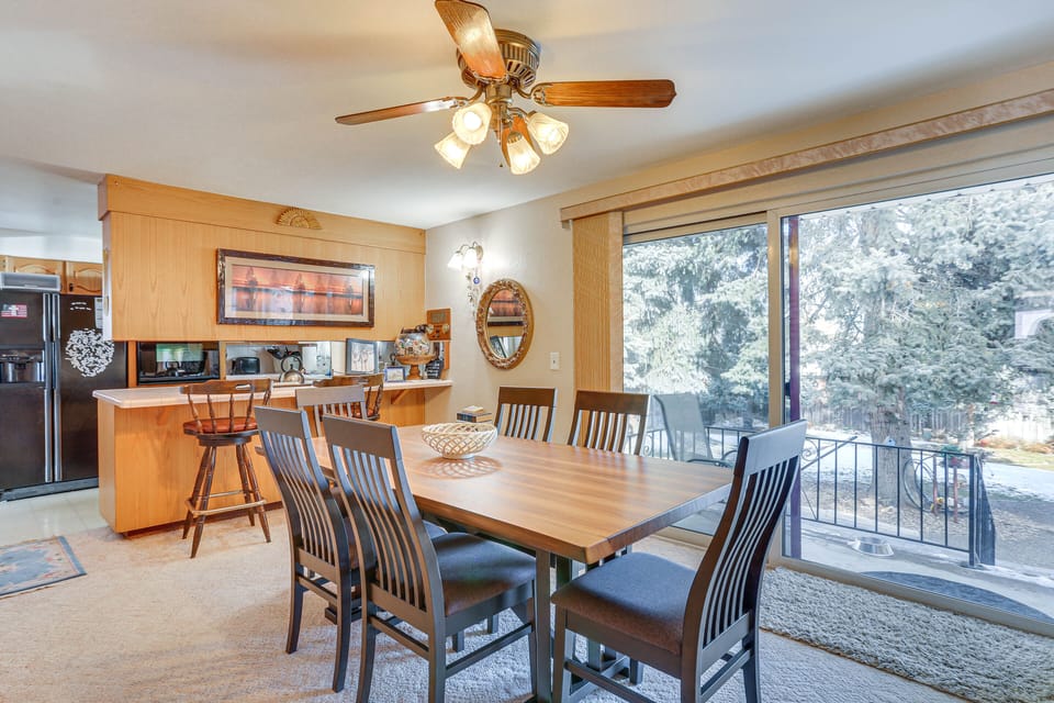 Dining Area | Dishware & Flatware
