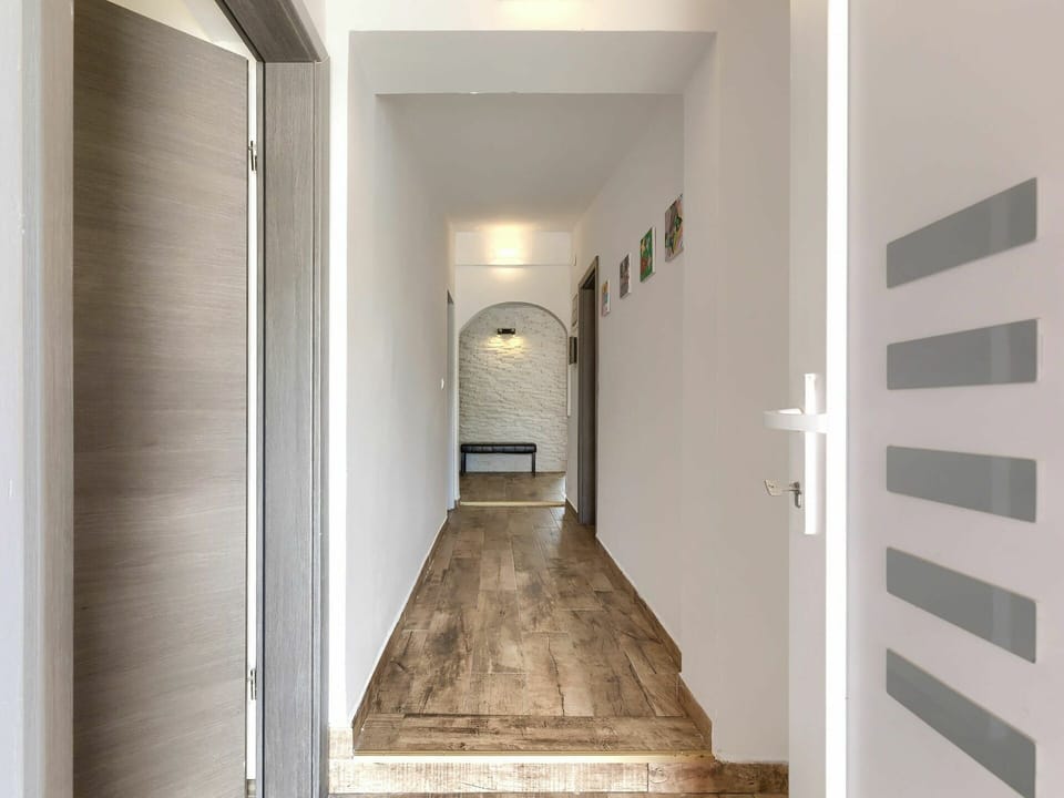 Building, Wood, Flooring, Floor, Rectangle, Door, House, Hall, Symmetry