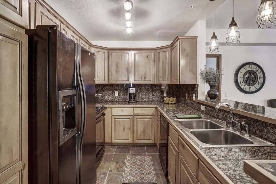 Kitchen, Tyra Riverbend 213, Breckenridge Vacation Rental