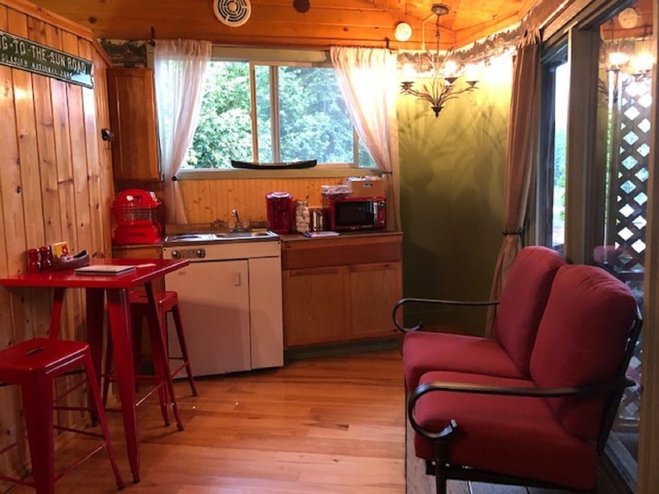 kitchenet   