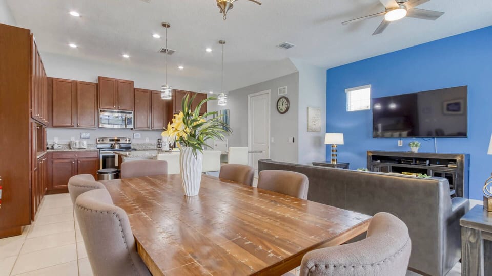 Perfect for Gatherings: Dining Bliss with Six Seats.