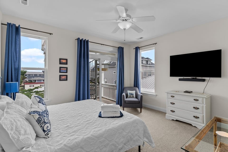 Top/3rd Floor Primary Bedroom