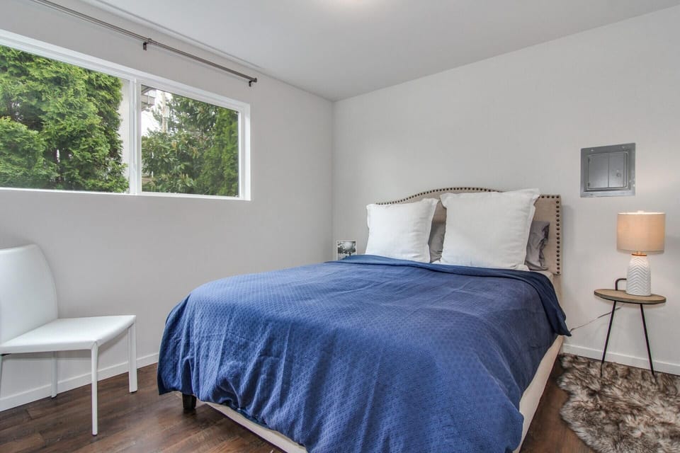 bedroom #2 queen mattress is very comfortable and room for sitting