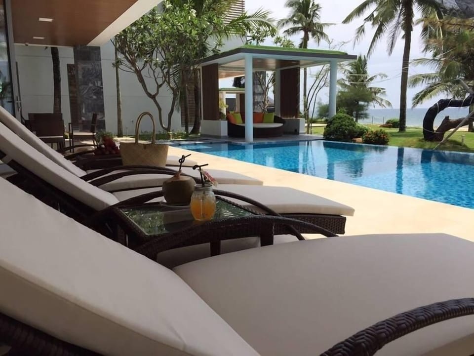 V8-THE MOST LUXURY-BEACHFRONT VILLA
