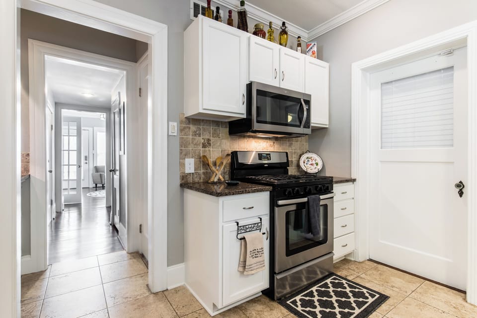 The Roux House Offers Luxury Comfort & Location in the Heart of Dallas!