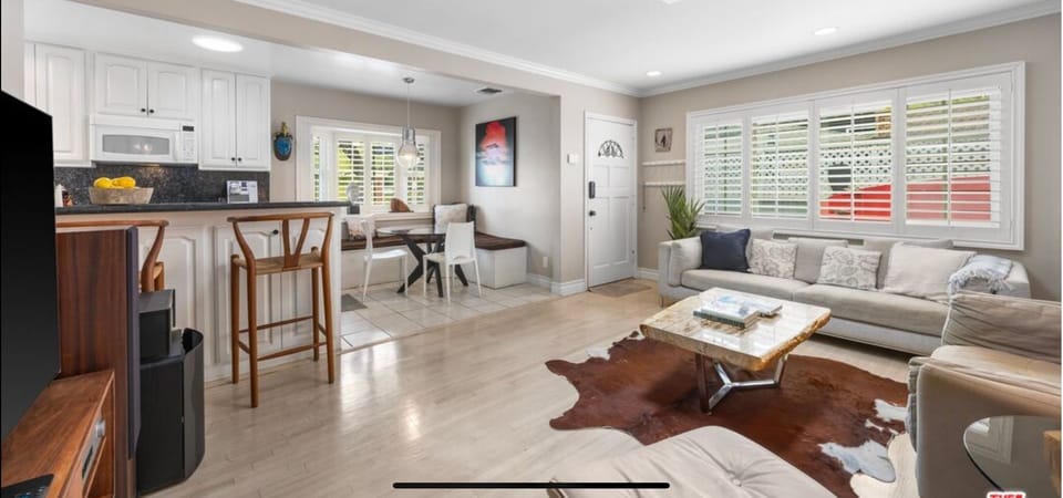 Living room and breakfast nook