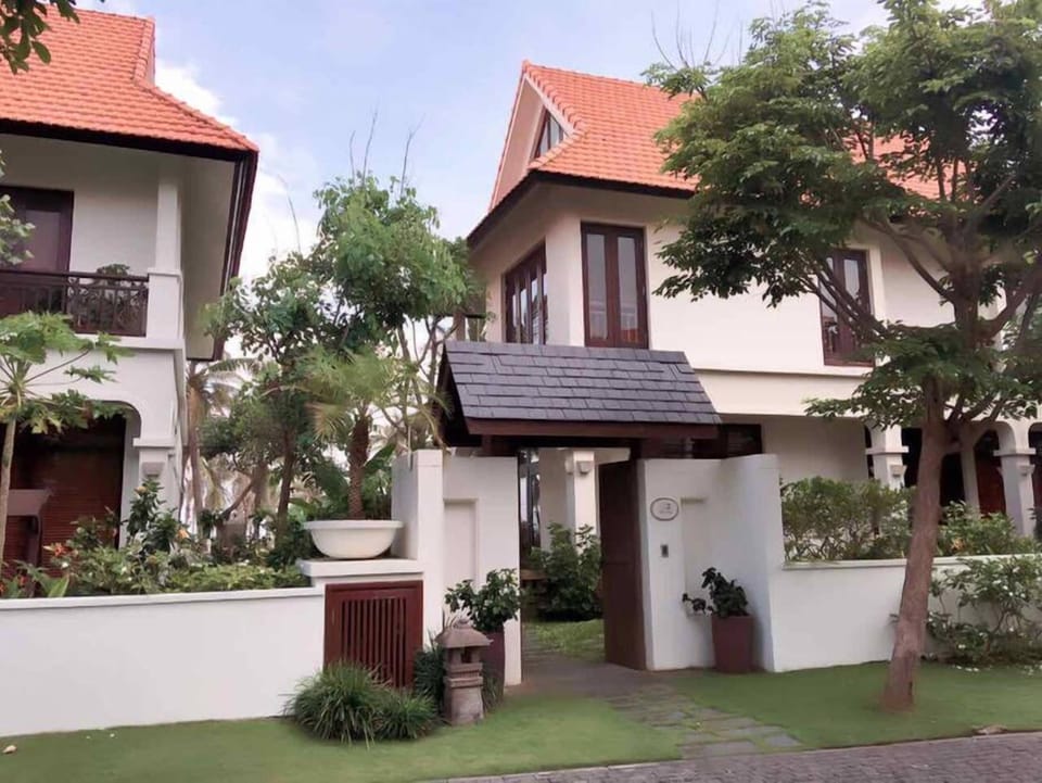 4BR VILLA IN FURAMA/ SEAVIEW