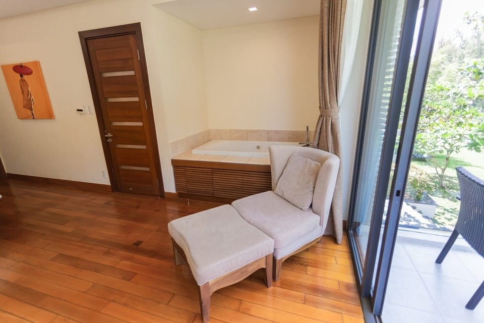 3BR/POOL &amp; GARDEN VIEW/ AIRY/ LOVELY