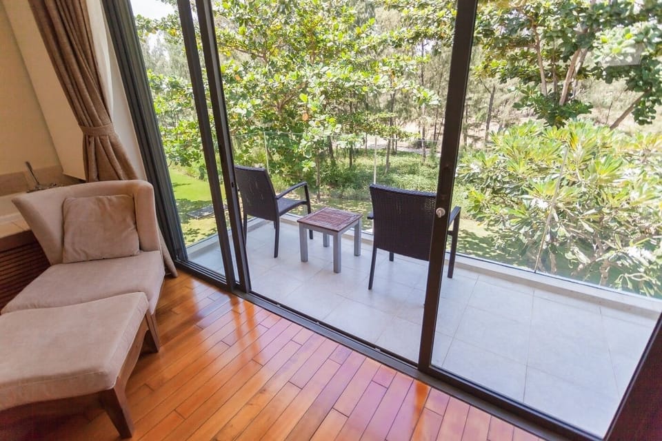 3BR/POOL &amp; GARDEN VIEW/ AIRY/ LOVELY