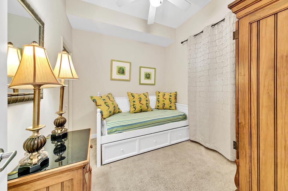 Guest bedroom
