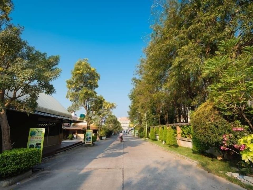 Dusit Grand Park 1-Bedroom Ground Floor