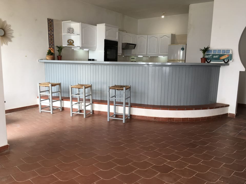 breakfast bar and kitchen