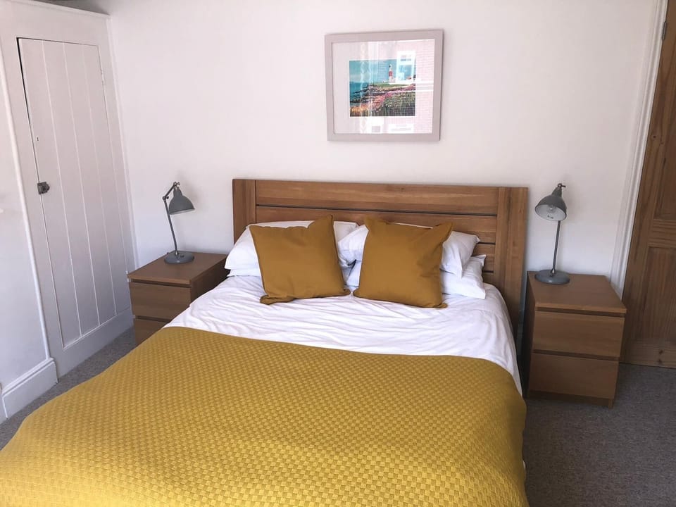 King Sized bedroom 