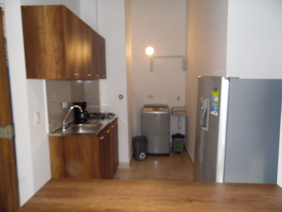 Cmodo aparta suite en Laureles