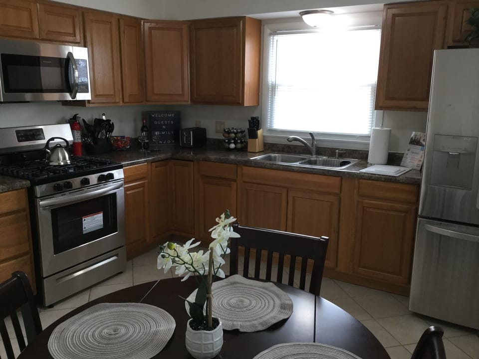 Great all new kitchen with new stainless appliances; lets get cooking